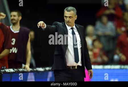 München, Deutschland. 04 Apr, 2018. 04 April 2018, Deutschland, München: Basketball, Bundesliga, FC Bayern München vs. Ratiopharm Ulm. Der Münchener trainer Dejan Radonijc. Credit: Andreas Gebert/dpa/Alamy leben Nachrichten Stockfoto