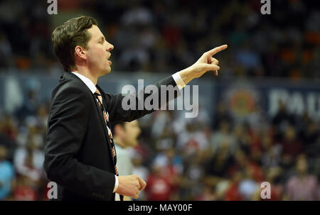 München, Deutschland. 04 Apr, 2018. 04 April 2018, Deutschland, München: Basketball, Bundesliga, FC Bayern München vs. Ratiopharm Ulm. Der Ulmer Trainer Thorsten Leibenath. Credit: Andreas Gebert/dpa/Alamy leben Nachrichten Stockfoto