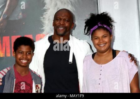 Los Angeles, CA, USA. 4 Apr, 2018. Jesaja Crews, Terry Crews, Wynfrey Mannschaften an der Ankünfte für Rampage Premiere, Microsoft Theatre, Los Angeles, CA April 4, 2018. Credit: Priscilla Grant/Everett Collection/Alamy leben Nachrichten Stockfoto