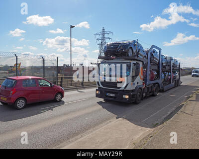 Sheerness, Kent, Großbritannien. 5. April 2018. UK Car Sales: Tausende von neuen Autos sind auf Sheerness Docks nach in das Vereinigte Königreich importiert werden gespeichert. Es ist heute berichtet, dass die neuwagenverkäufe haben vor kurzem stürzte, insbesondere Diesel. Credit: James Bell/Alamy leben Nachrichten Stockfoto