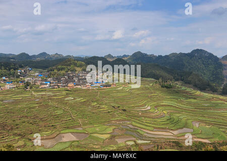 Einen Panoramablick auf die Reisterrassen in Guizhou Gaoyao Stockfoto