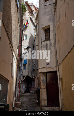 Gasse in der Altstadt von Grasse, Alpes-de-Haute-Provence, Südfrankreich, Frankreich, Europa Stockfoto