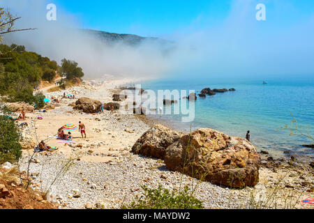 Neblige Landschaft für die Portierung von da Arrabida, Portugal Stockfoto