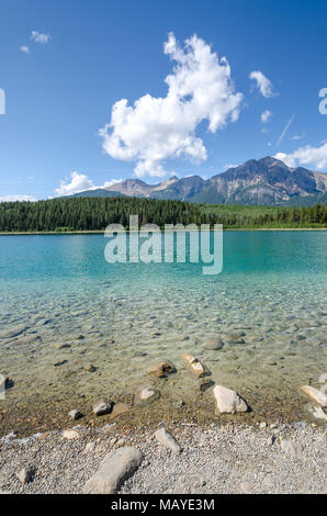 Reflexionen über die Patricia Lake in Jasper in Kanada Stockfoto