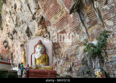 Buddha-Statuen in der Kawgon-Höhle, Hpa-an, Myanmar, Asien | Buddha Statuen in der Kawgun Höhle, Hpa-an, Myanmar, Asien Stockfoto