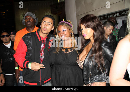 Quincy Braun (l) und Rosa Acosta (r) teilnehmen Soulja Boy Tell'Em aka Deandre Weg 20. Geburtstag im Hochland in Hollywood, Ca. Stockfoto