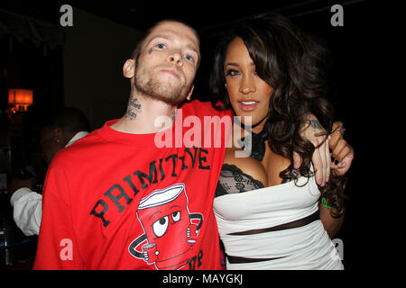 Jereme Rogers und Natalie Nunn besuchen Soulja Boy Tell'Em aka Deandre Weg 20. Geburtstag im Hochland in Hollywood, Ca. Stockfoto