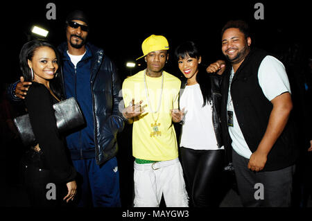 Snoop Dogg und Deandre Weise alias Soulja Boy an Snoop Dogg Malice n Wonderland Premiere am 22. März 2010 in Los Angeles, Kalifornien. Stockfoto