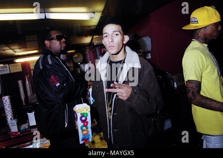 (L - R) Miami Mike, Khleo Thomas und Deandre Weise alias Soulja Boy an Snoop Dogg Malice n Wonderland Premiere am 22. März in Los Angeles, Kalifornien 2010. Stockfoto