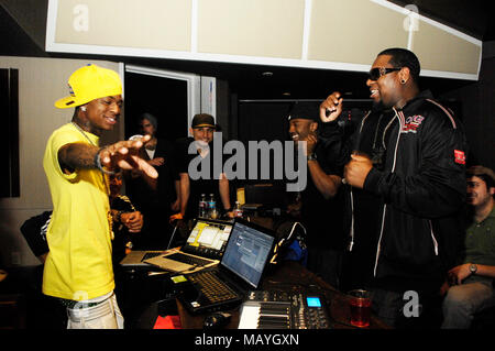 Deandre Weise alias Soulja Boy, Dre Sinatra, Ray J und Miami Mike in einem Tonstudio am 22. März 2010 in Los Angeles, Kalifornien. Stockfoto