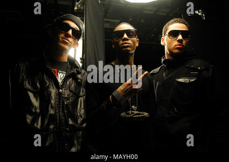 Rapper Khleo Thomas, Deandre Weise alias Soulja Boy und Quincy Braun auf für Soulja Boy einfach 'Em' All Black Alles' Music Video am 11. Februar in Los Angeles, Kalifornien 2010. Stockfoto