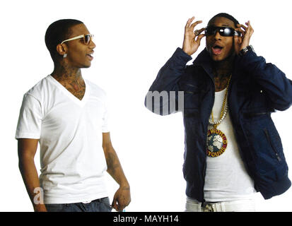(L - R) Rapper Lil B basierend auf Gott und Deandre Weise alias Soulja Boy für Soulja Boy einfach 'Em' Pretty Boy Swag' Musik Video am 11. Februar in Los Angeles, Kalifornien 2010. Stockfoto