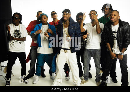 Rapper Deandre Weise alias Soulja Boy mit Lil B basierend auf Gott, arabischen, Quincy Braun, Khleo Thomas, Große Haube Boss und Audio Drücken Sie auf Set für Soulja Boy Tell'Em" Pretty Boy Swag' Musik Video am 11. Februar in Los Angeles, Kalifornien 2010. Stockfoto