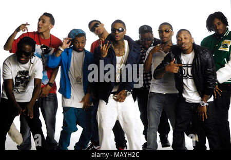 Rapper Deandre Weise alias Soulja Boy mit Lil B basierend auf Gott, arabischen, Quincy Braun, Khleo Thomas, Große Haube Boss und Audio Drücken Sie auf Set für Soulja Boy Tell'Em" Pretty Boy Swag' Musik Video am 11. Februar in Los Angeles, Kalifornien 2010. Stockfoto