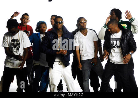 Rapper Deandre Weise alias Soulja Boy mit Lil B basierend auf Gott, arabischen, Quincy Braun, Khleo Thomas, Große Haube Boss und Audio Drücken Sie auf Set für Soulja Boy Tell'Em" Pretty Boy Swag' Musik Video am 11. Februar in Los Angeles, Kalifornien 2010. Stockfoto