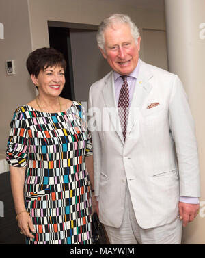 Der Prinz von Wales treffen Generalgouverneur von Neuseeland, Dame Patsy Reddy im Sheraton Grand Mirage Resort, Gold Coast in Australien. Stockfoto