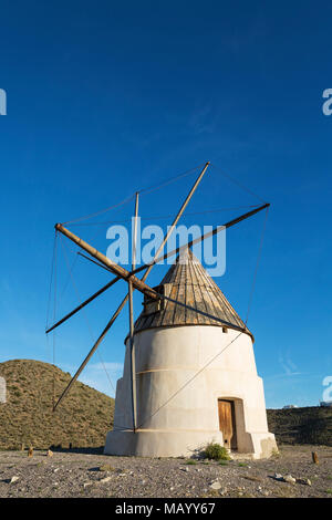 Die Mühle Molino del Collado de los Genoveses, Naturschutzgebiet Cabo de Gata-Nijar, Provinz Almeria, Andalusien, Spanien Stockfoto