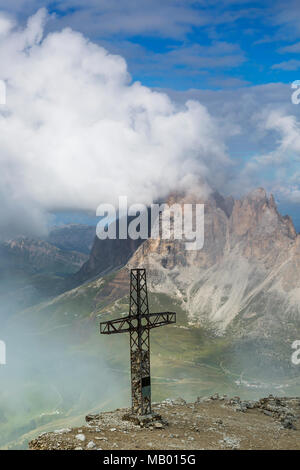 Sass Pordoi, Gipfelkreuz, Dolomiten, Südtirol, Italien Stockfoto