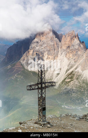 Sass Pordoi, Gipfelkreuz, Dolomiten, Südtirol, Italien Stockfoto