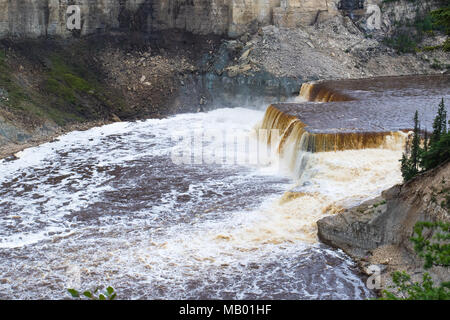 Hay River Louise fällt in den Twin Falls Gorge Territorial Park, Northwest Territories, NWT, Kanada Stockfoto