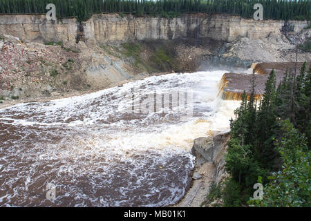 Hay River Louise fällt in den Twin Falls Gorge Territorial Park, Northwest Territories, NWT, Kanada Stockfoto