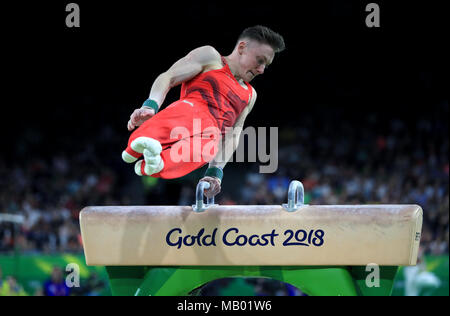 England's Nil Wilson konkurriert auf dem Pferd während der Männer Männer € ™ s Gymnastik Team Event Finale bei den Coomera Indoor Sports Center während der Commonwealth Games 2018 in der Gold Coast, Australien. Stockfoto