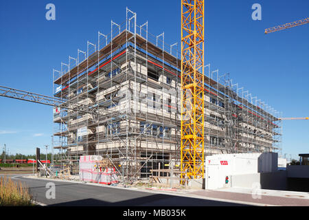 Ausgestattete Wohnhaus, Baustelle, Shell, Oldenburg in Oldenburg, Niedersachsen, Deutschland, Europa ich Eingerüstetes Wohgebäude, Baustell Stockfoto