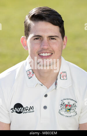 Graeme Van Buuren aus Gloucestershire trägt das County Championship-Trikot während des Medientages auf dem Brightside Ground, Bristol. DRÜCKEN SIE VERBANDSFOTO. Bilddatum: Donnerstag, 5. April 2018. Siehe PA Geschichte CRICKET Gloucestershire. Bildnachweis sollte lauten: Aaron Chown/PA Wire. Stockfoto