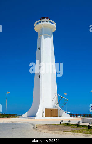 Leuchtturm an der mahahual, Strand in der Kreuzfahrt Reiseziel Costa Maya Mexiko Amerika ist ein beliebter Zwischenstopp auf der westlichen Karibik Kreuzfahrt Schiff Tour Stockfoto