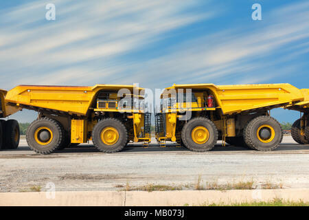 Coal Mining Truck auf dem Parkplatz Stange., Super Dump Truck. Stockfoto