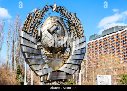 Die udssr Wappen im Museon Art Park in Moskau Stockfoto