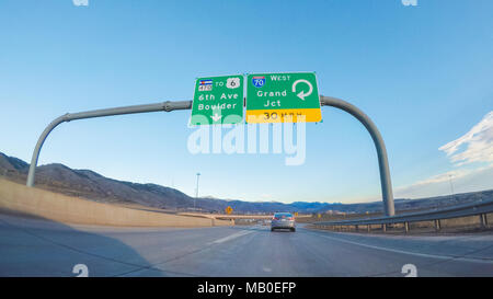 Fahren auf erbengemeinschaften Highway 470 in den frühen Morgenstunden. Stockfoto