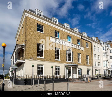 SOUTHEND-ON-SEA, ESSEX, Großbritannien - 29. MÄRZ 2018: Außenansicht des Royal Hotel, eines georgianischen Gebäudes aus dem Jahr 1791 in der High Street Stockfoto