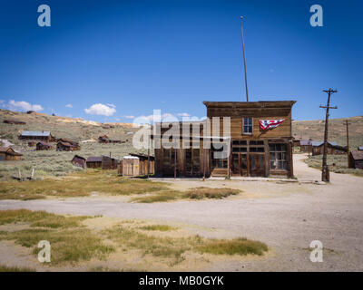 Abgebrochene desolaten Gebäude an Bodie State Historic Park, einem ehemaligen Wilden Westen Goldrausch Boomtown, heute eine Geisterstadt und National Historic Landmark Stockfoto