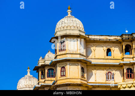 Grab von City Palace, Udaipur, Rajasthan, Indien. Der Palast, Udaipur, das dazu bestimmt war, zu einem der größten Paläste der Welt. Stockfoto