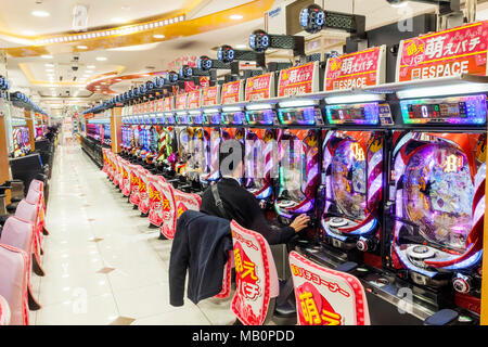 Japan, Honshu, Tokio, Akihabara, Pachinko Salon Stockfoto