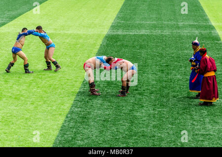 Wrestiling Wettbewerb, NAADAM Festival, Murun, Mongolei Stockfoto