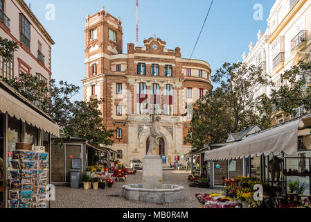 Cadiz/Spanien - 22. Dezember 1014: Die Plaza de Topete (aka Plaza de las Flores), mit der Main Post Office im Hintergrund. Stockfoto