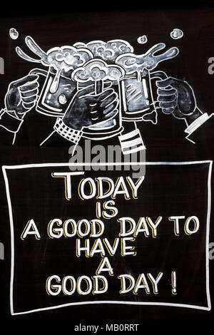 England, London, humorvolle Schild Pub Stockfoto