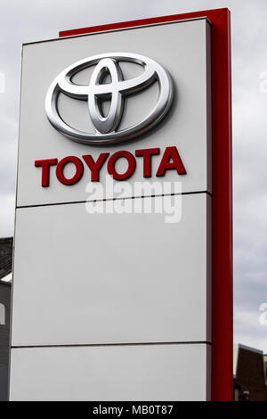 Eine der (20) Bilder in diesem Satz Unternehmen in Shrewsbury. Hier ist der Toyota Logo/Marke. Stockfoto