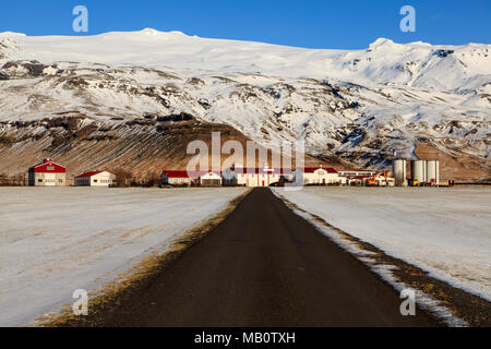 Bauernhäuser, Berge, Europa, Eyjafjallajökull, Gestastofa, Gletscher, Häuser, Insel, Landschaften, Schnee, Straße, Vulkan, Vulkan Insel, winter Stockfoto