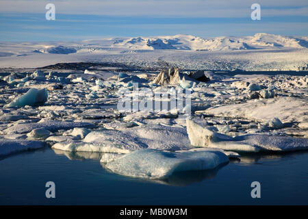 Berge, Breidamerkurjökull, Eis, Schollen, Europa, Gletscher, Gletscher, Lagune, Insel, Jökulsarlón, Landschaften, Vulkan, Insel, Wasser, winter Stockfoto