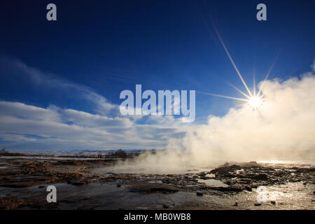 Europa, Geysir, Insel, Licht Stimmung, Strokkur, Thermalbad, Thermalquelle, Vulkan Insel, Vulkanismus, Wasser, winter Stockfoto