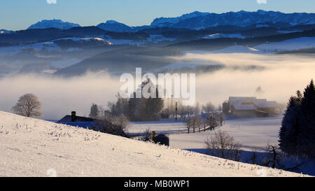 Ballenbühl, Bauernhaus, Berge, Emmental, Haus, Landschaften, Licht Stimmung, Nebel, Schnee, Schweiz, winter Stockfoto