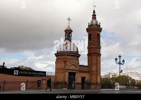 Triana Brücke in Sevilla an einem Wintertag Stockfoto