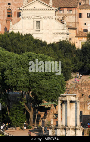 Via Sacra (heilige Straße), Tempio di Vesta (Tempel der Vesta) und Basilika Santa Francesca Romana (Basilika Santa Francesca Romana) in Foro Romano (Fo Stockfoto