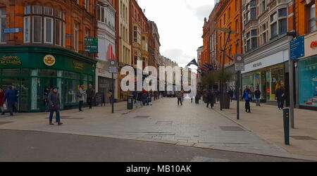 Street View in der Grafton Street in Dublin - eine Einkaufsmeile - Dublin/Irland - 21. MÄRZ 2018 Stockfoto