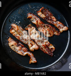 Speck in der Pfanne kochen Pan close-up Stockfoto