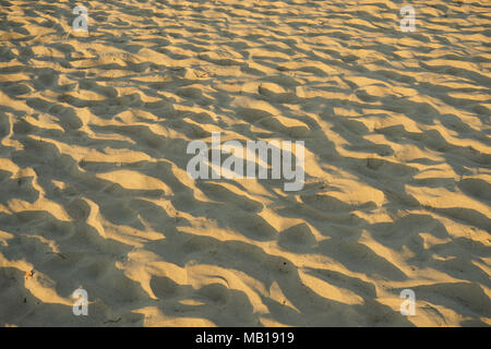 Gelber Strand Sand Dünen. Sand Textur Hintergrund Stockfoto