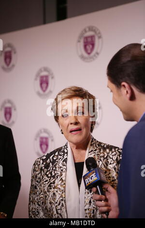 Die Stimme von Gesundheit Institut 15. jährlichen Gal statt in der Alice Tully Hall im Lincoln Center Mit: Julie Andrews, Wo: New York, New York, United States Wenn: 06 Mar 2018 Credit: Derrick Salters/WENN.com Stockfoto